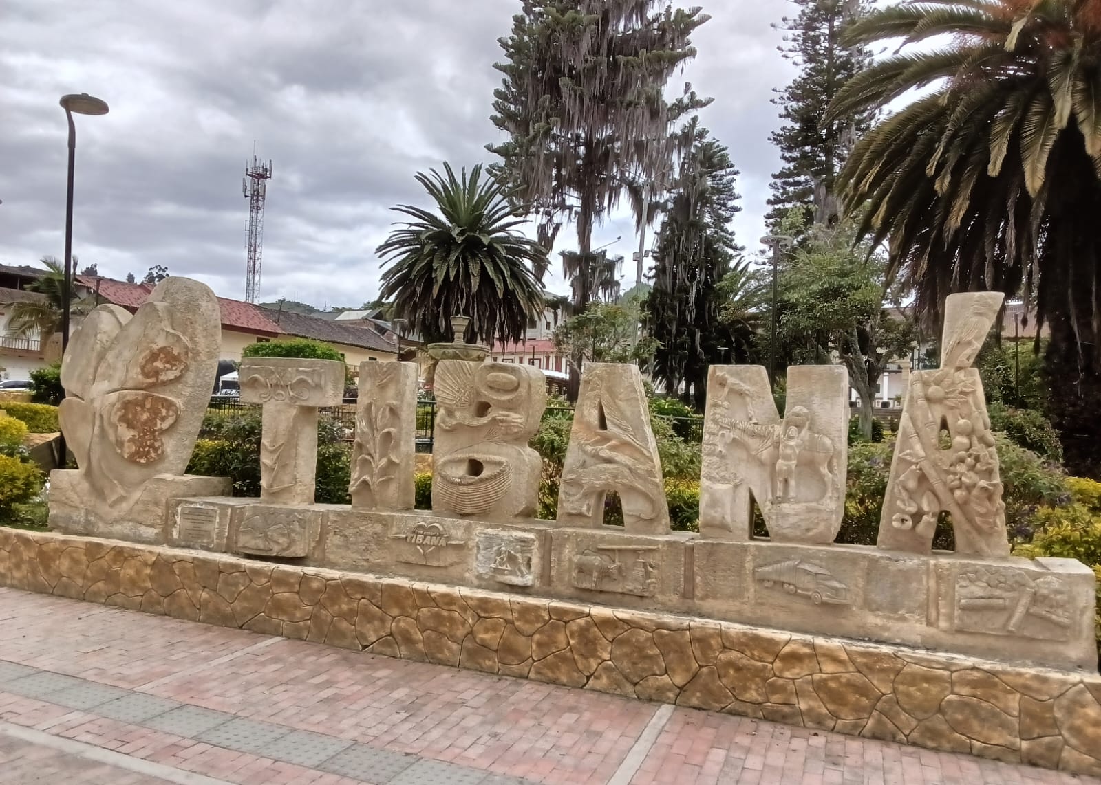 tibana monumento piedra